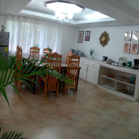 Amor'S Place Puerto Princesa Екстер'єр фото