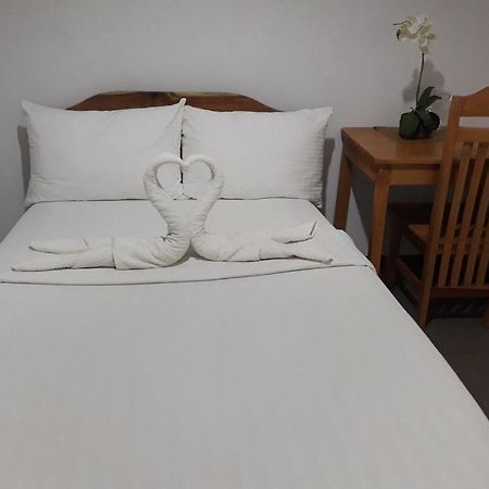 Amor'S Place Puerto Princesa Екстер'єр фото